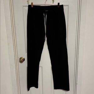 Figs women's Black Livingston- Tall Basic Scrub Pants- M - Tall/Smoke free home.